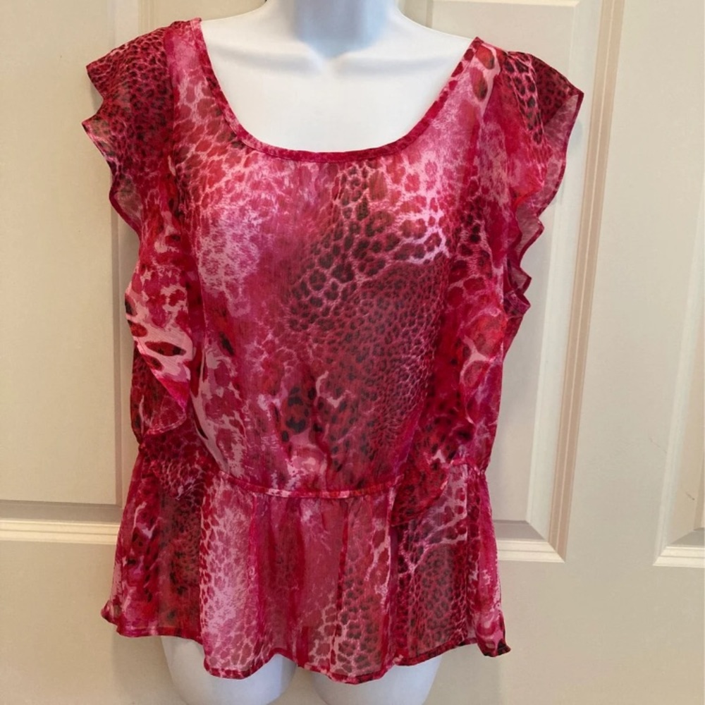 Deep pink leopard print top